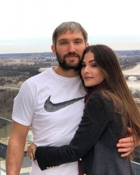 Вот это романтика! Нежное признание Овечкина жене перед многотысячной публикой &ndash; видео