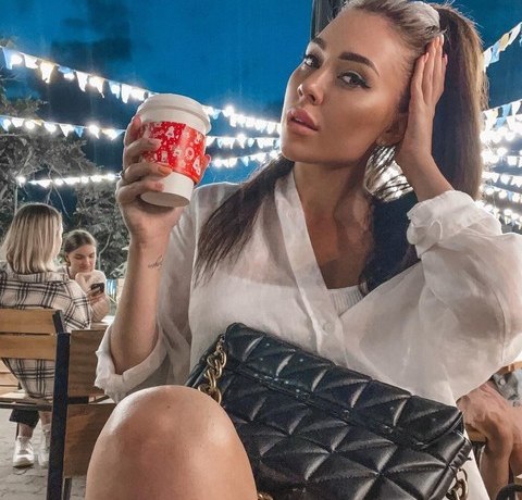 Алена Рапунцель показала фигуру после родов