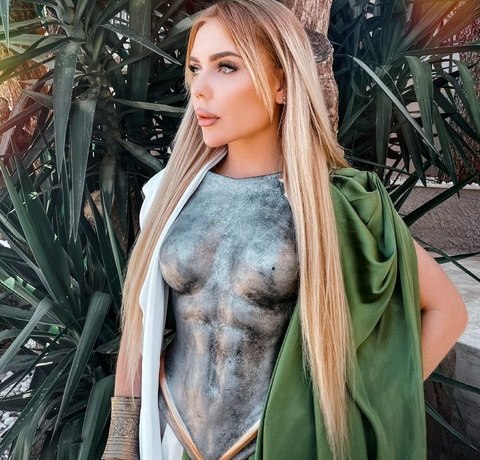 Карина Кросс: &laquo;Хотелось взять Водонаеву в одну руку, Рудову &ndash; в другую и сделать клац!&raquo;