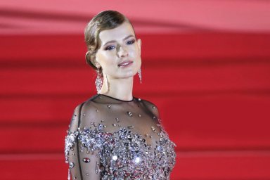 Обращалась на &laquo;вы&raquo; и просила отпустить на съемки. Как создавалась семья Константина и Софьи Эрнст