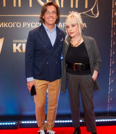 Пугачева останется ни с чем? Замок в деревне Грязь записан на Максима Галкина