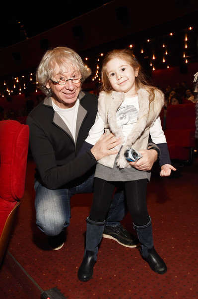 Младшая дочь артиста увлекается живописью