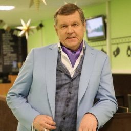 Александр Новиков спел про хрюканину для Владимира Соловьева