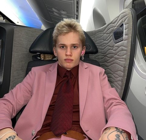 Дане Милохину разбили лицо в центре Москвы &ndash; видео