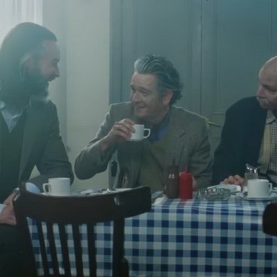 Группа 1975 состарилась в клипе «Oh Caroline» Группа 1975 состарилась в клипе «Oh Caroline»