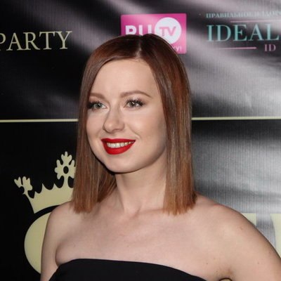 Сегодня: родились Юлия Савичева и Саймон Пегг