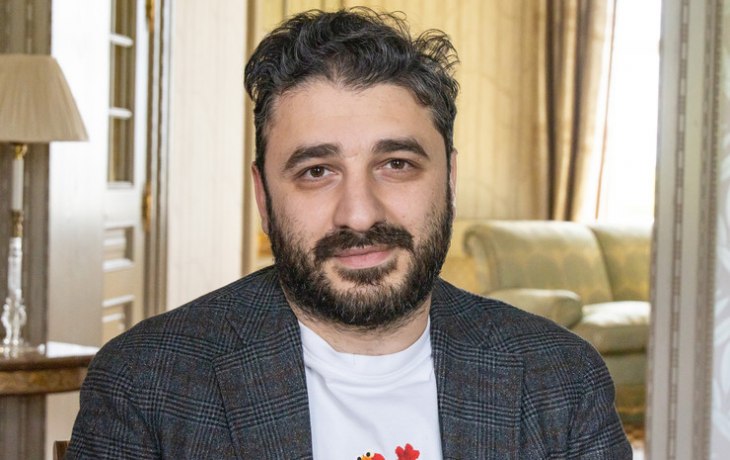 Сарик Андреасян о конфликтах в шоу-бизнесе, обедневших олигархах и любимых комедиях Сарик Андреасян о конфликтах в шоу-бизнесе, обедневших олигархах и любимых комедиях