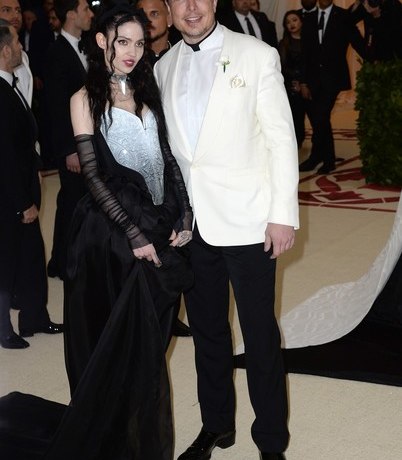 Суррогатная мать выносила дочь Илону Маску и его бывшей любовнице