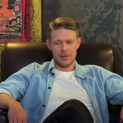 Никита Ефремов рассказал Светлане Бондарчук о &laquo;Здоровом человеке&raquo;, зависимостях и нарциссизме