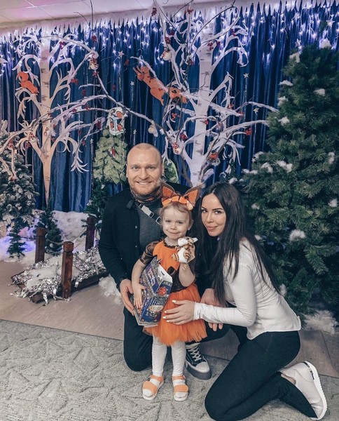 Сафронов окружен заботой близких