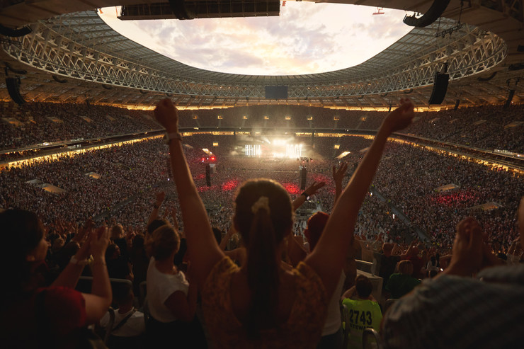 Сергей Жуков побил рекорд Басты по наполняемости зала