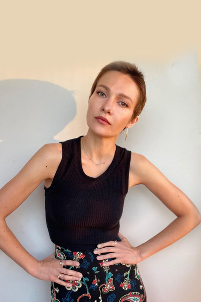 Уже потом подписчики заключили, что за последнее время актриса похудела