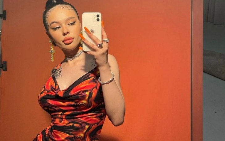 Инстасамка уехала из страны вместе с женихом: &laquo;Мне сейчас грустно в Москве&raquo;