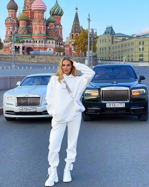 Ханна подала в суд на блогера Конасову за сравнение ее заколок с товаром &laquo;Алиэкспресс&raquo;