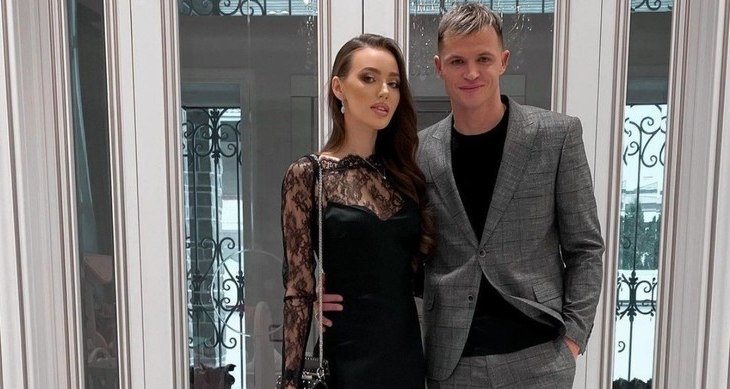 &laquo;Дома дети, а он номера девушек записывает, кобель!&raquo;: блогерша накинулась на Дмитрия Тарасова