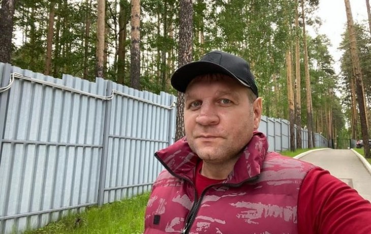 Александр Емельяненко сделал предложение бывшей супруге