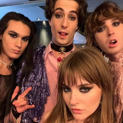 Maneskin съездили в гости к Элвису в клипе «If I Can Dream» Maneskin съездили в гости к Элвису в клипе «If I Can Dream»