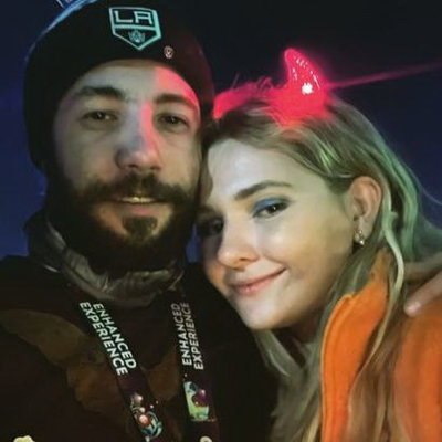 Эбигейл Бреслин помолвлена Эбигейл Бреслин помолвлена
