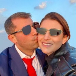 Жасмин попала под санкции США вместе с мужем