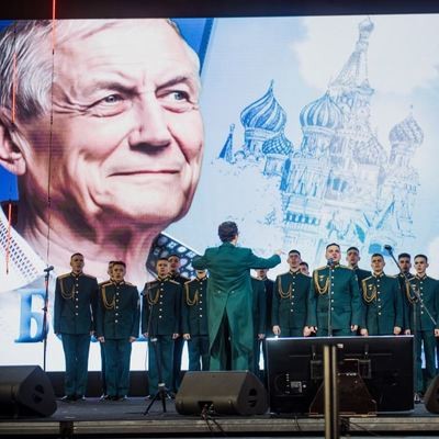 90-летие Евгения Евтушенко отметили концертом &laquo;о мире, о войне и любви&raquo;