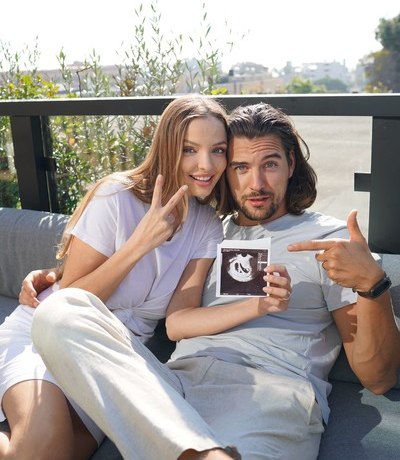 Беременная двойней актриса Марина Орлова: &laquo;Мне бы в Россию попасть. Очень скучаю по маме&raquo;