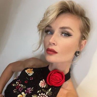 Полина Гагарина призналась в любви к маленькой груди