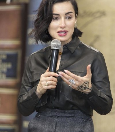 Канделаки: &laquo;Дорогие мои &laquo;умники&raquo;, я свой выбор сделала. Россия подарила мне 25 прекрасных лет жизни!