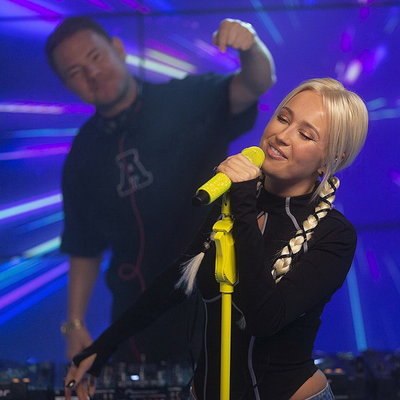 Клава Кока и DJ Smash представили &laquo;Пятницу&raquo;, под которую можно веселиться каждый день