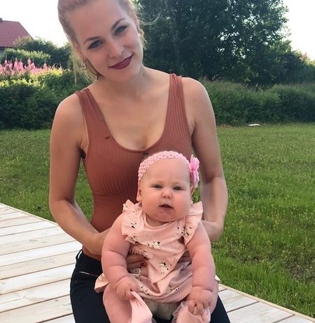 Мэрилин Керро вывезла сыновей и дочь в Турцию &mdash; фото