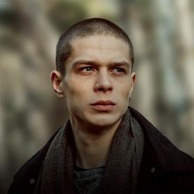 Рецензия на сериал &laquo;Чёрная весна&raquo;: Дворовая романтика приморских дуэлянтов