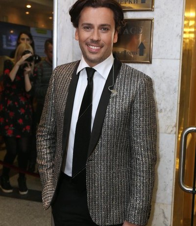 Галкин общается с российской фанаткой в Таллине, а Омаров поет дифирамбы бывшей. Соцсети звезд