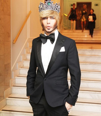 Четырежды женился, врал об ориентации и бросил сына из детдома. Почему мы в шоке от Сергея Зверева