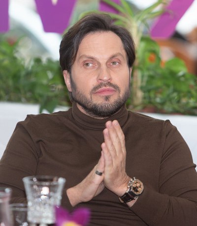 Отец Реввы, который разорвал отношения с ним из-за Украины: &laquo;Голова у него вскружилась. Зарплаты сум