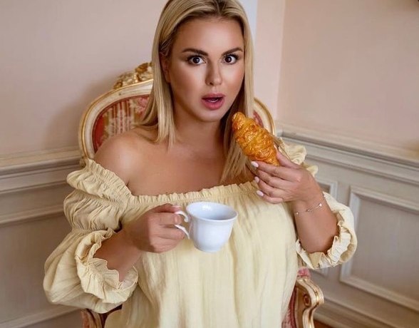 Отар Кушанашвили упрекнул Анну Семенович в лицемерии: &laquo;Всегда была за здоровую еду? А непохоже!&raquo;