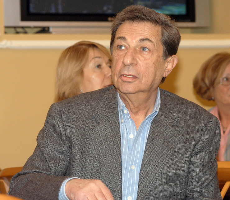 14 лет диктор вел «Жди меня»