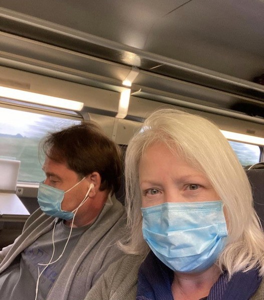 Пара много путешествовала — это фото сделано в Париже в 2019 году