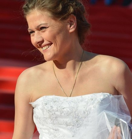 &laquo;Накачанные филлерами девки рядом не стояли!&raquo;: Голубкина смеется над критикой своей внешности