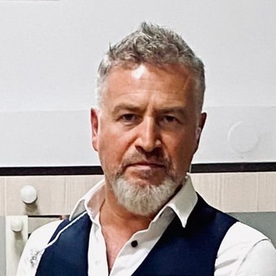 Леонид Агутин поздравил женщин с праздником своим концертом Леонид Агутин поздравил женщин с праздником своим концертом