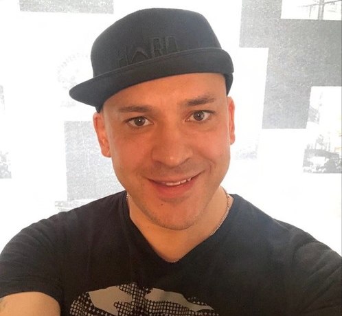 Скончался солист &laquo;Отпетых мошенников&raquo; Том Хаос