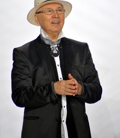 Вячеслав Зайцев получает в своем Доме моды всего 47 тысяч рублей