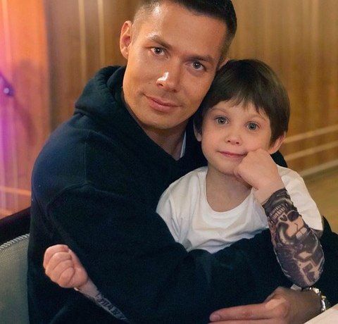 Пережившему избиение сыну Стаса Пьехи сделали операцию