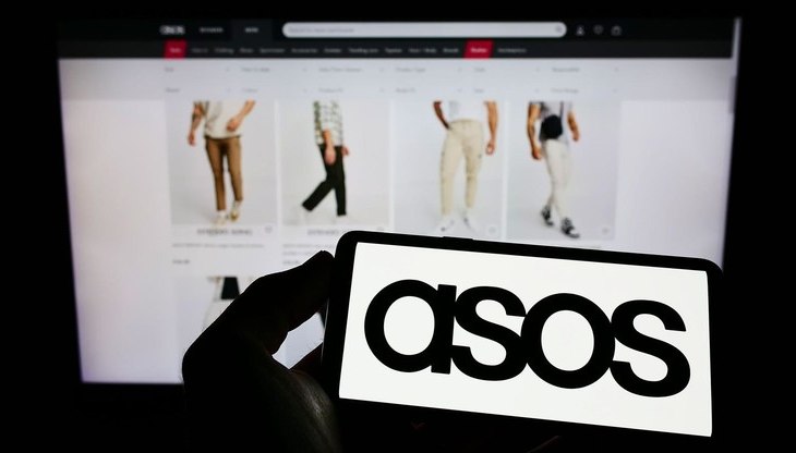 &laquo;Обидно, что не можешь купить, правда?&raquo;: Собчак, Айза в шоке от наглости ASOS к россиянам