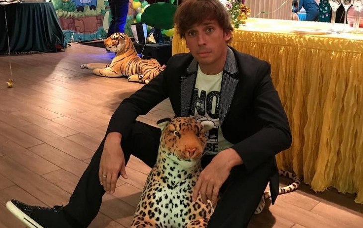 Максим Галкин оправдывается перед российскими поклонниками и высмеивает Бабкину с Долиной