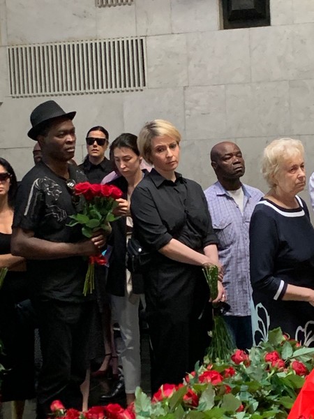 В свое время Чурикова близко общалась с Пьером