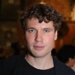 Сегодня: Павлу Артемьеву - 40