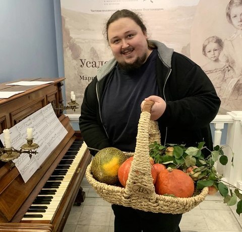 Сын Никаса Сафронова нашел замену McDonald's: &laquo;Наши деды и прадеды ели запеченную в мундире картошку