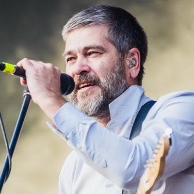 Лидер &laquo;Сплина&raquo; спел в поддержку уехавших музыкантов &laquo;Машины времени&raquo;, &laquo;Аквариума&raquo; и Tequilajazzz