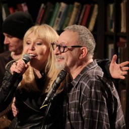 Алексей Белов и Ольга Кормухина споют с подопечными своей Академии в &laquo;Квартирнике у Маргулиса&raquo;