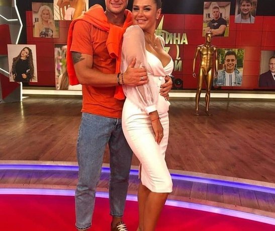 Александр Задойнов с женой крестили дочь