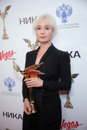 Белоцерковская тем, кто поливает Хаматову: &laquo;Прическа им не нравится, а про 75 тысяч спасенных детей 